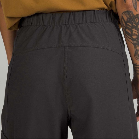 Lululemon Light Utilitech Cargo Pocket High-Rise Pant - Picture 4 of 8